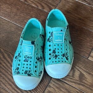 Disney Native Kids Shoes - Teal with Mickey Mouse